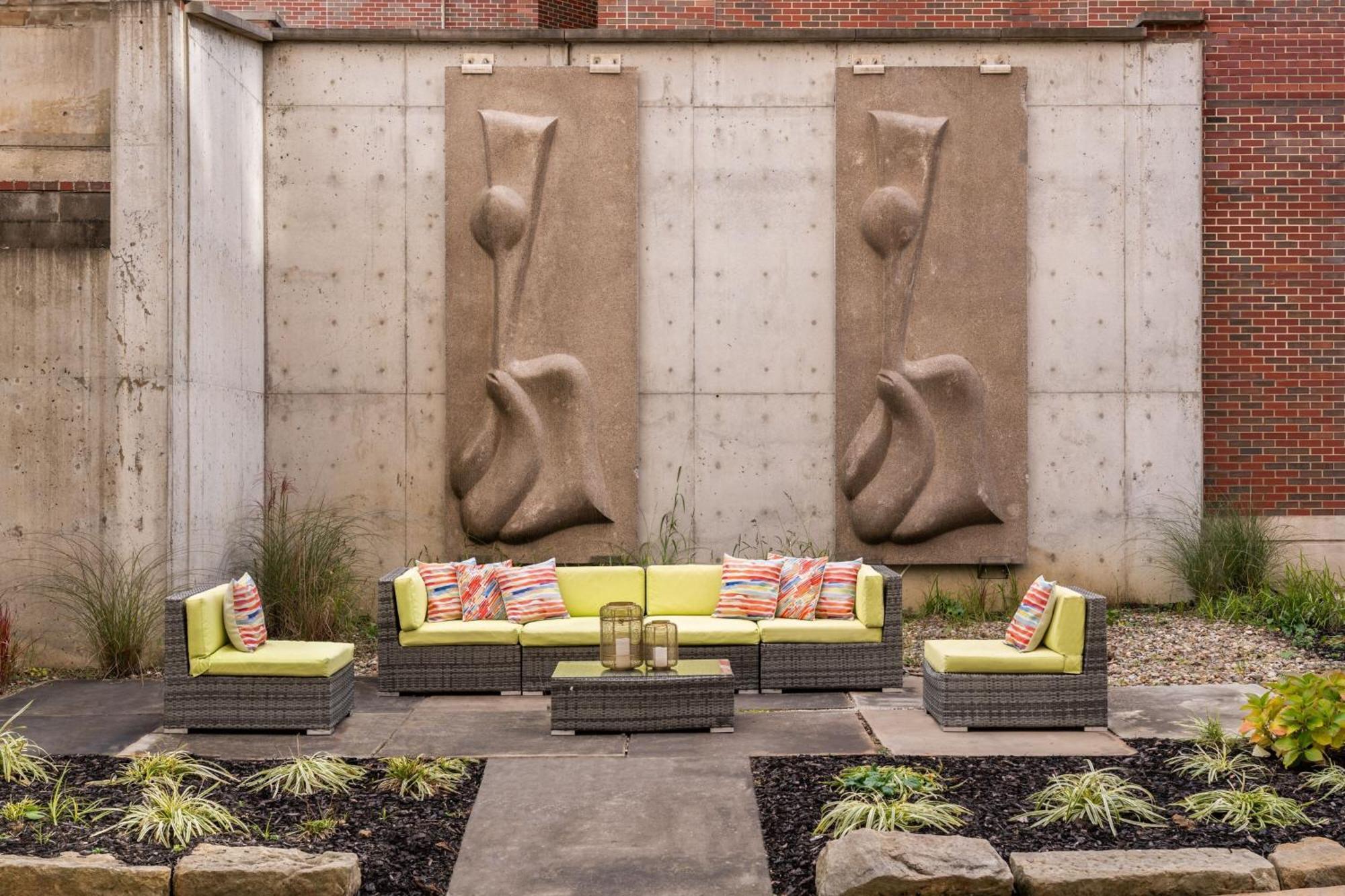 Blu-Tique, Akron, A Tribute Portfolio Hotel Экстерьер фото
