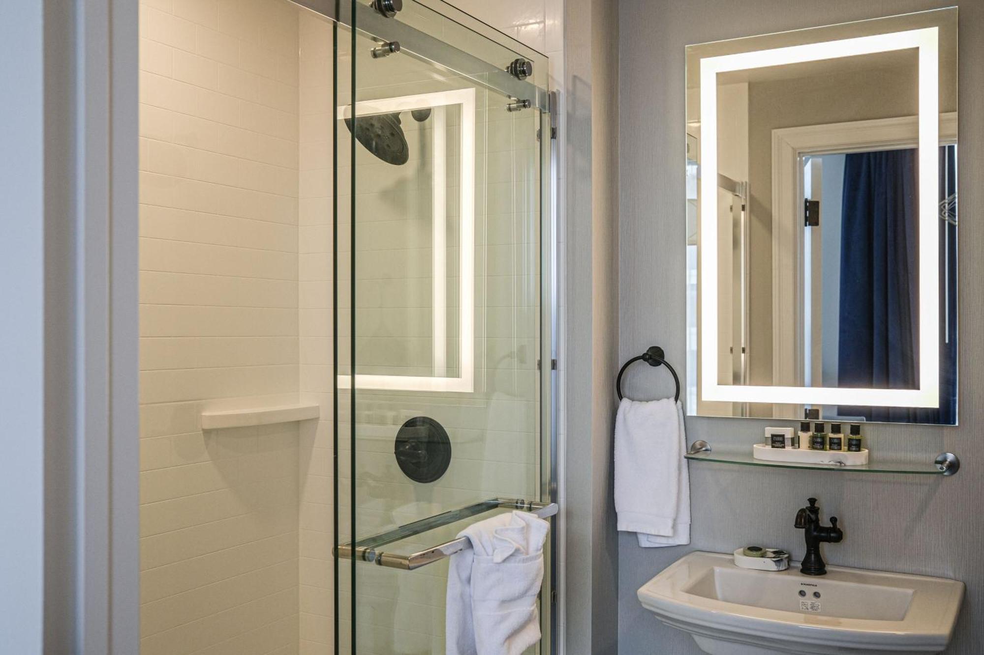 Blu-Tique, Akron, A Tribute Portfolio Hotel Экстерьер фото